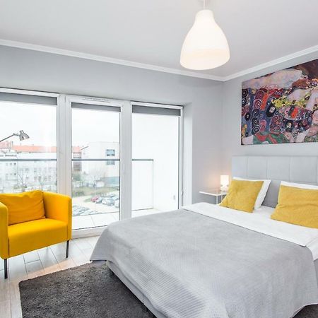 Chung cư studio 35 m² có 1 phòng tắm riêng ở Trung tâm thành phố Poznan Ngoại thất bức ảnh