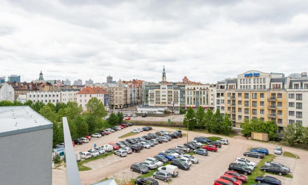Chung cư studio 35 m² có 1 phòng tắm riêng ở Trung tâm thành phố Poznan Ngoại thất bức ảnh
