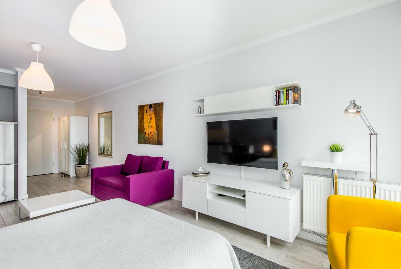 Chung cư studio 35 m² có 1 phòng tắm riêng ở Trung tâm thành phố Poznan Ngoại thất bức ảnh