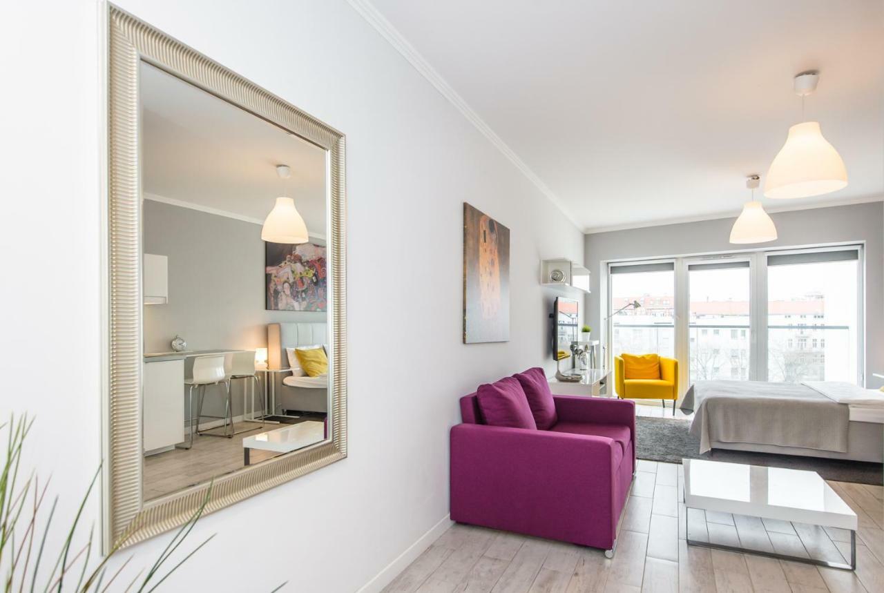 Chung cư studio 35 m² có 1 phòng tắm riêng ở Trung tâm thành phố Poznan Ngoại thất bức ảnh
