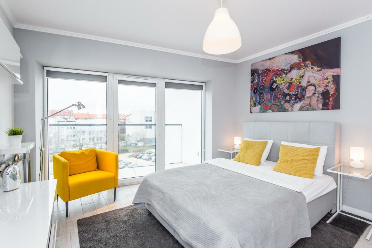 Chung cư studio 35 m² có 1 phòng tắm riêng ở Trung tâm thành phố Poznan Ngoại thất bức ảnh